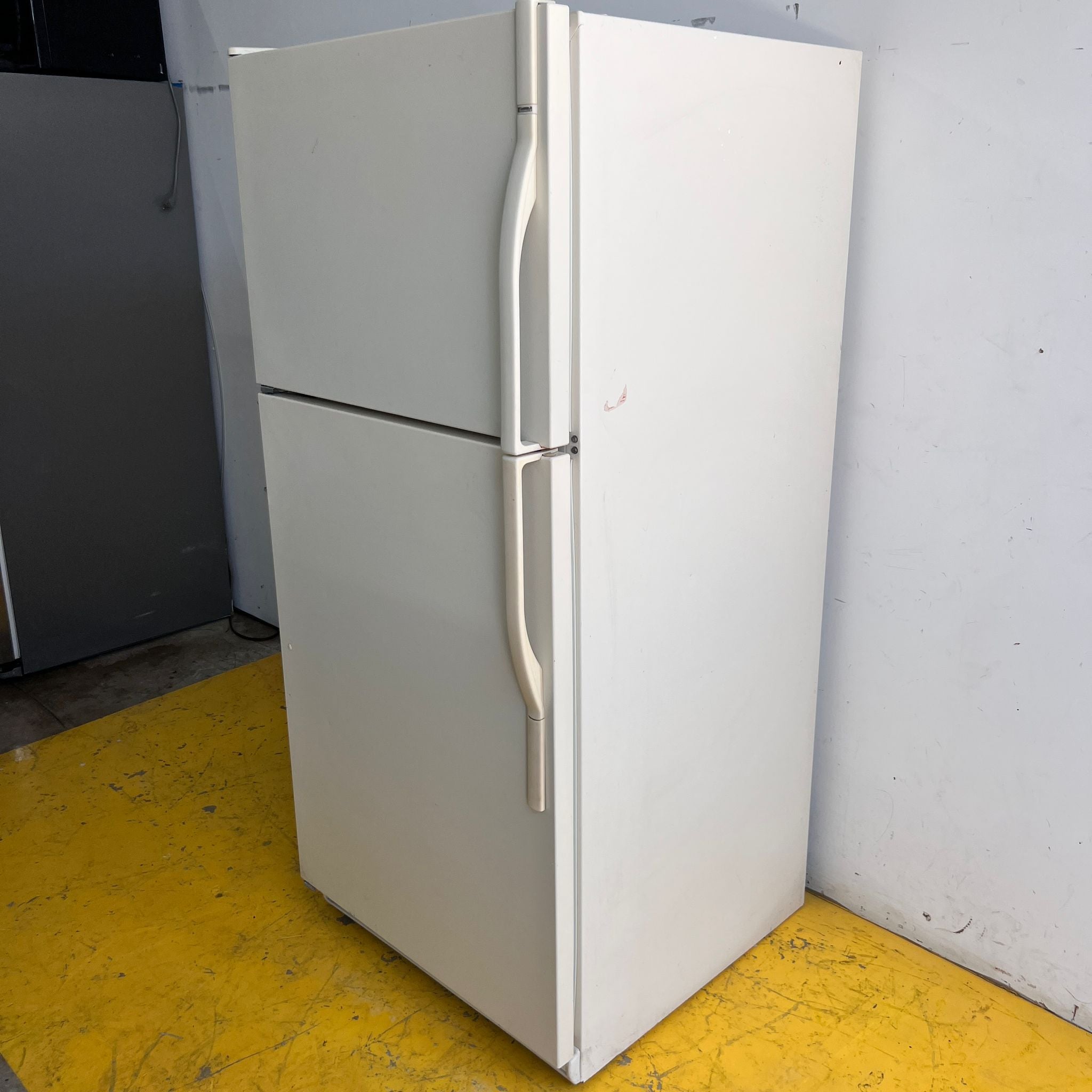 Kenmore Top and Bottom Refrigerator Kenmore Top and Bottom Refrigerator